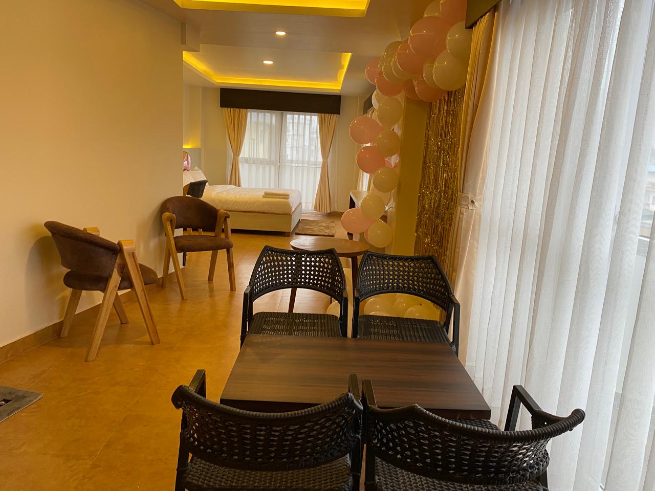 Pom PentHouse interior
